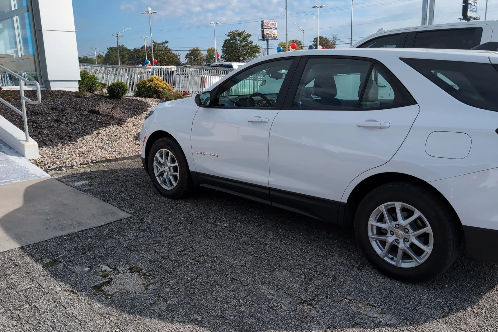 Used 2022 SUMMIT WHITE Chevrolet LS image 9