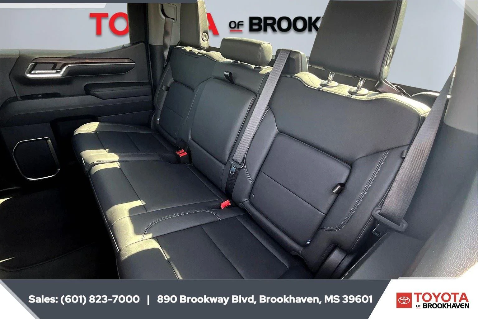 Used 2024 Titanium Rush Metallic GMC SLT image 19