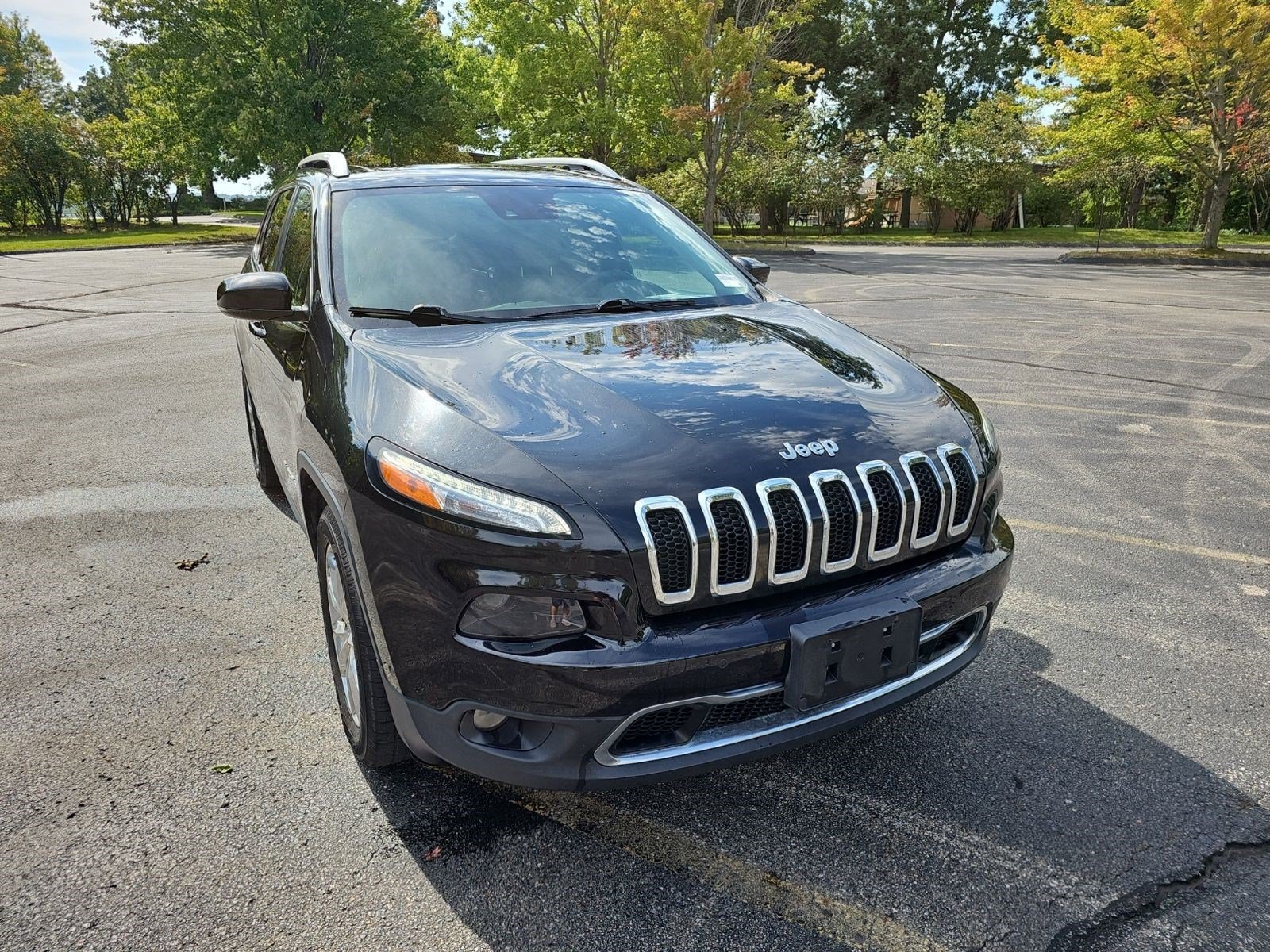 Used 2016 Brilliant Black Crystal Pearlcoat Jeep Limited image 7
