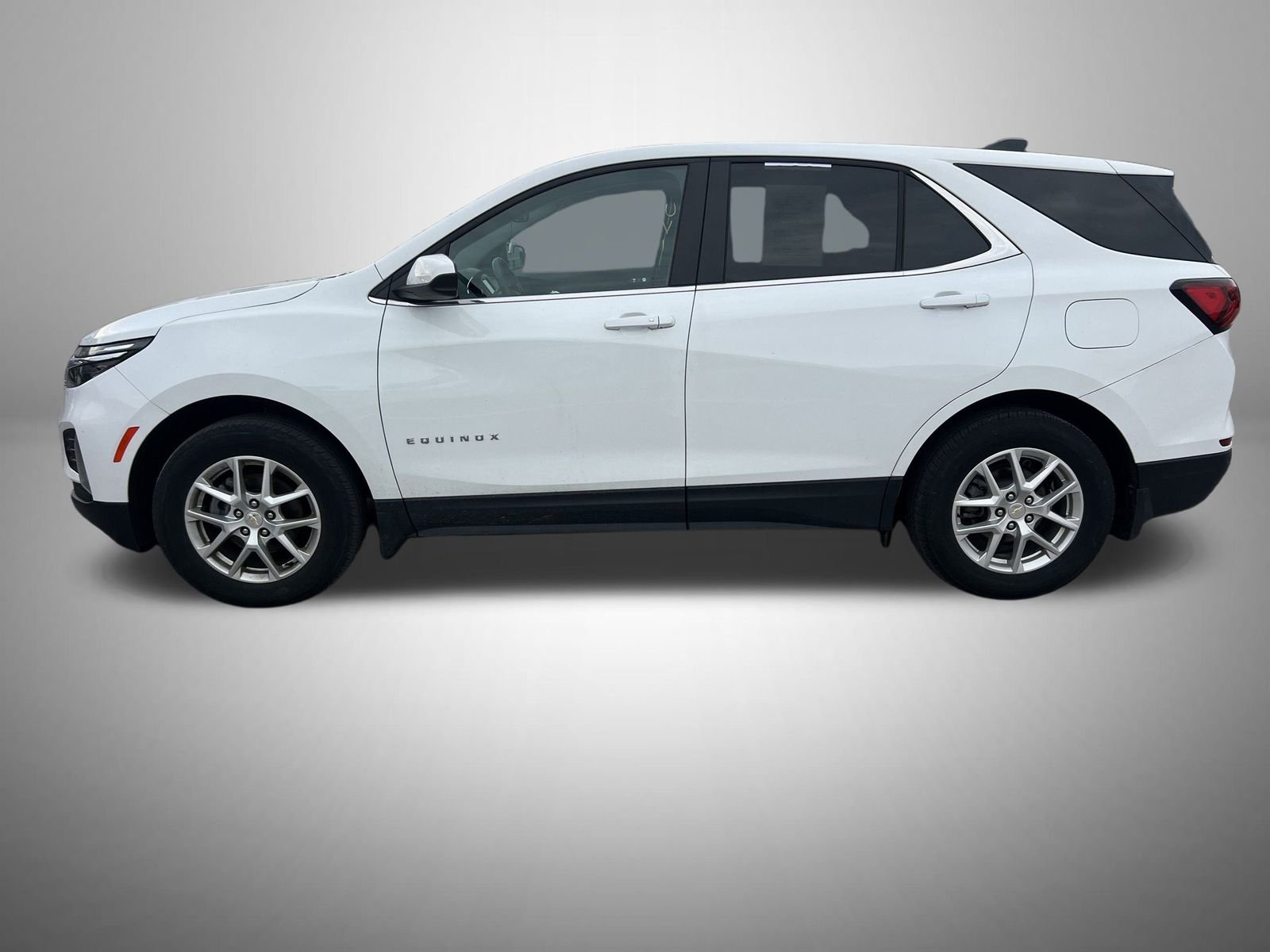 2024 Chevrolet Equinox LT photo 2