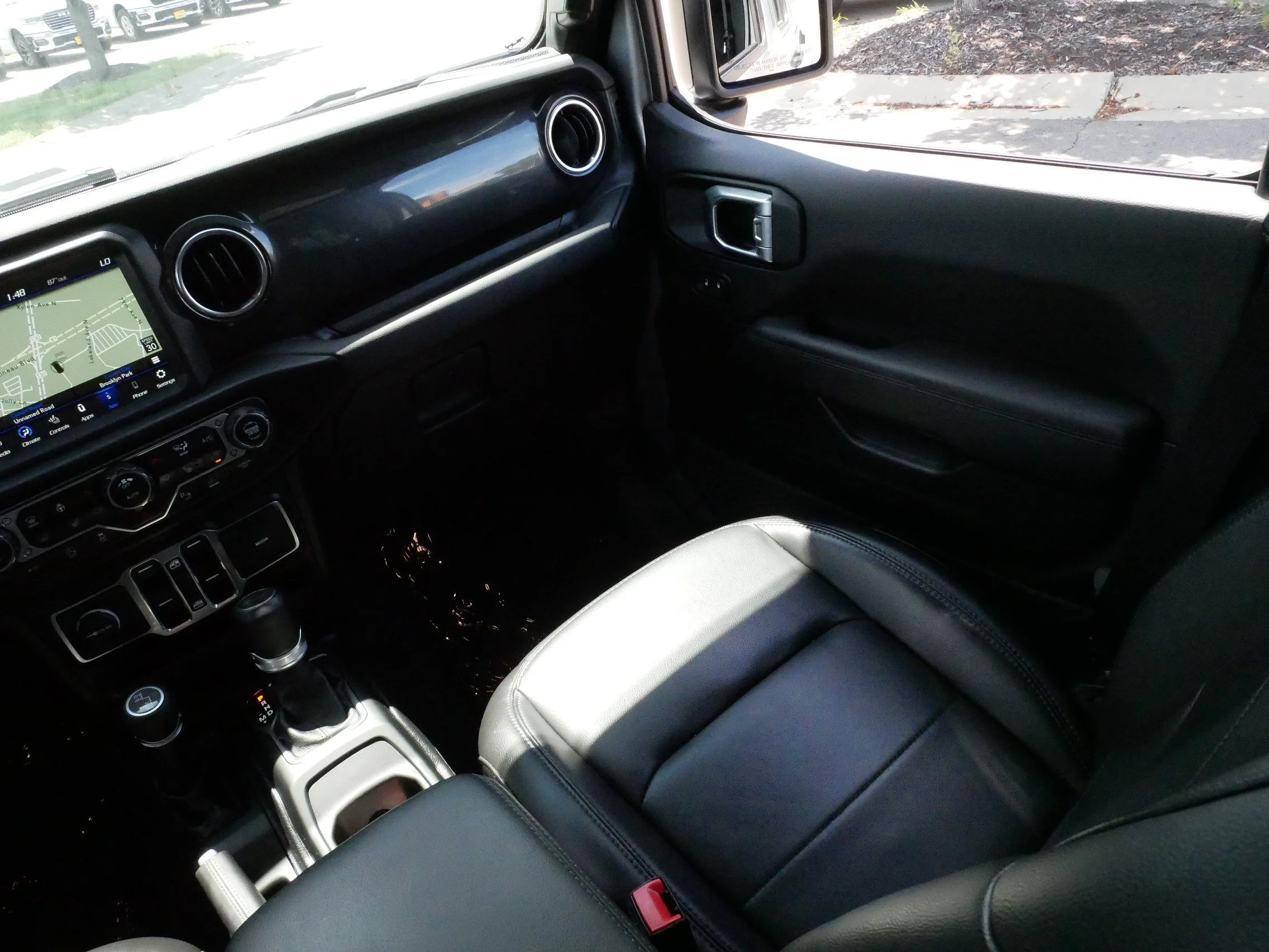 Used 2021 Billet Silver Metallic Clearcoat Jeep Unlimited Sahara Altitude image 11