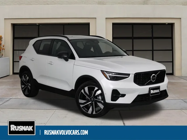 2026 Volvo XC40 B5 Ultra