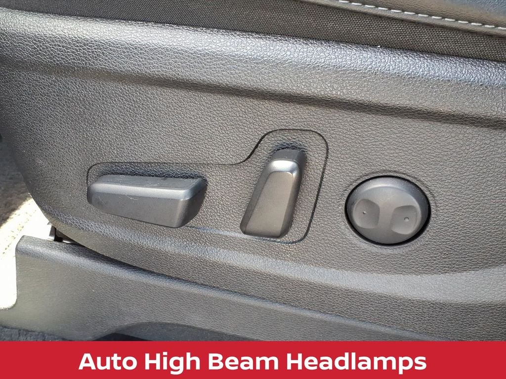 Used 2023 Dark Moss Kia S v6 w/sunroof & 3rd row image 5