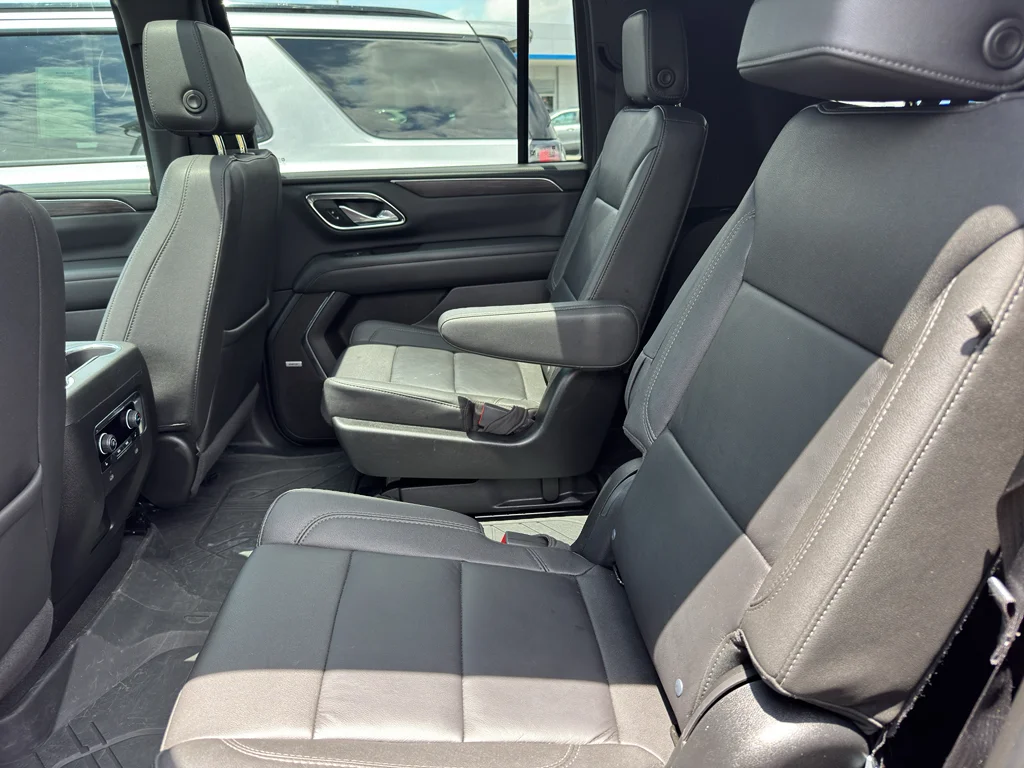 Used 2024 Radiant Red Tintcoat Chevrolet Z71 image 25