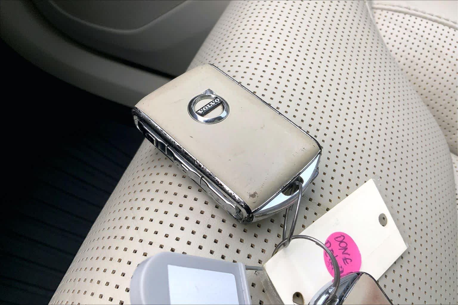 Used 2018  Volvo Inscription image 14