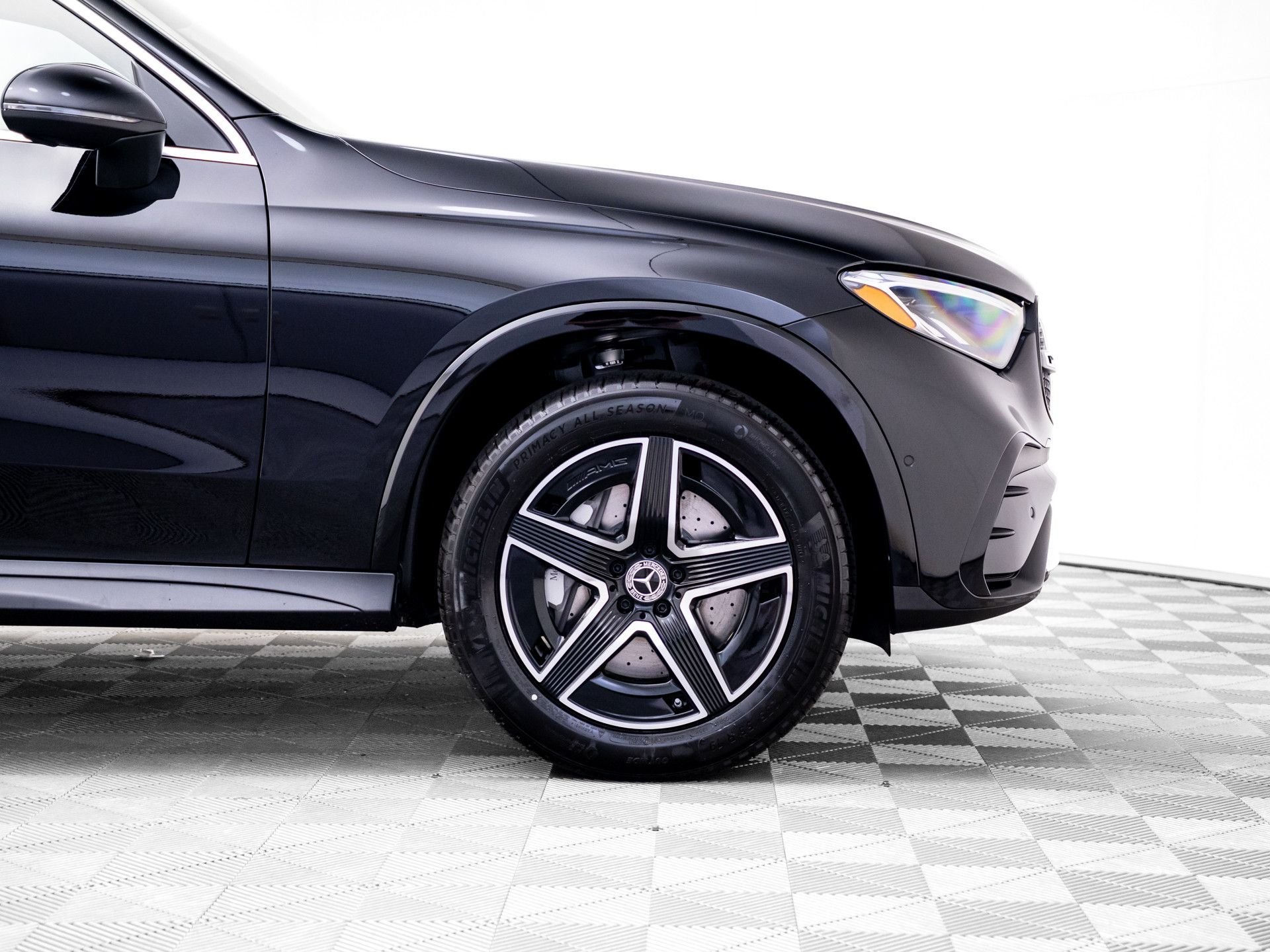 New 2026 Black Mercedes-Benz GLC 300 image 33
