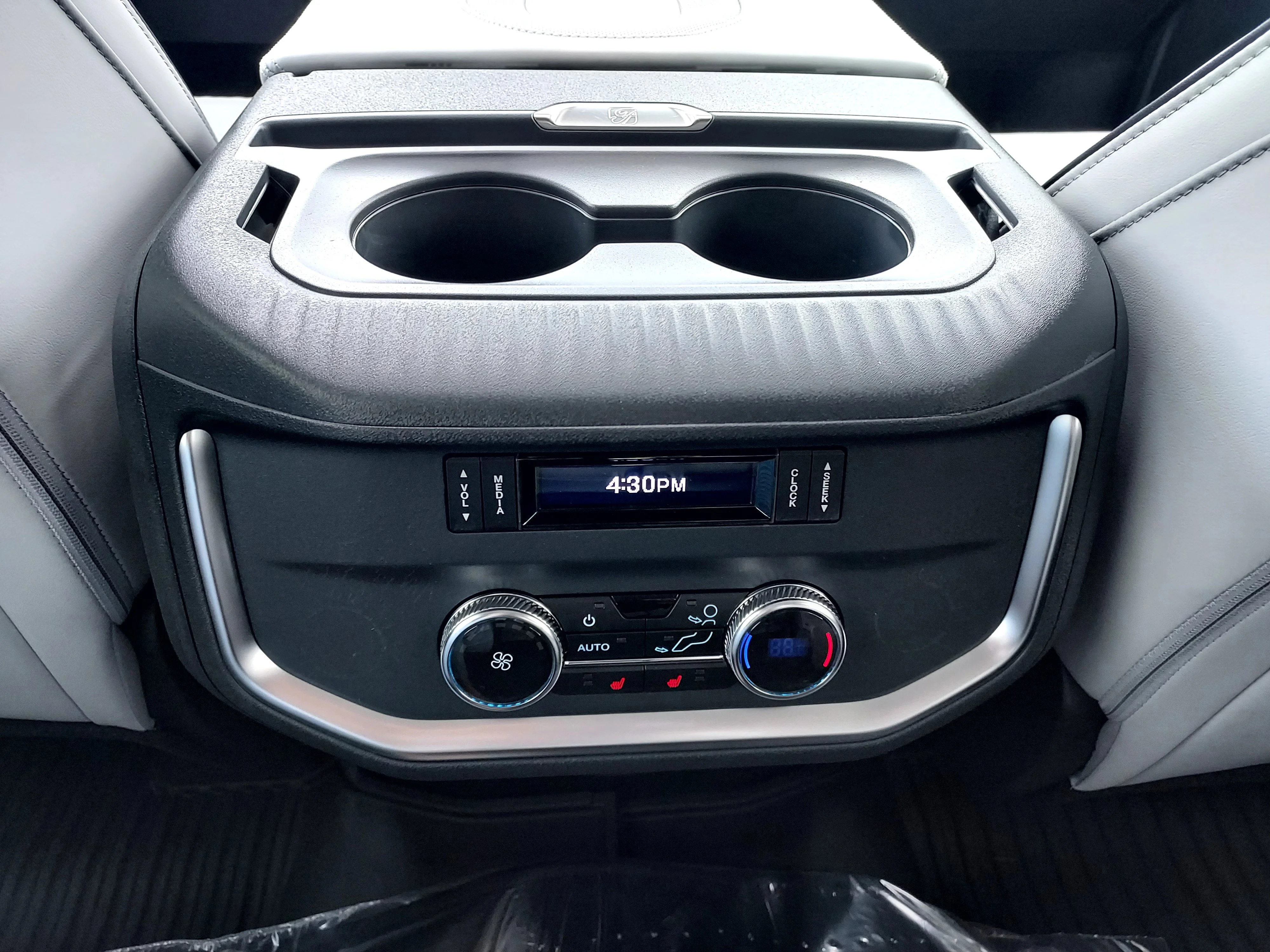 New 2026 Star White Metallic Tri-Coat Ford Platinum image 20