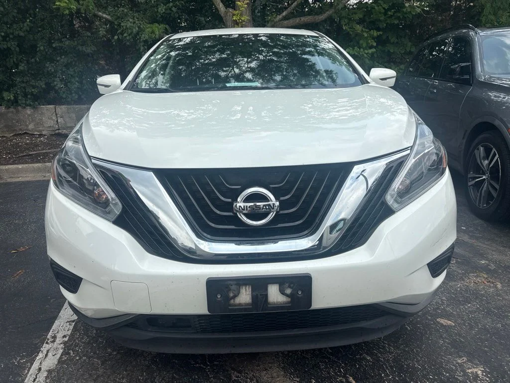Used 2018 Pearl White Nissan S image 5