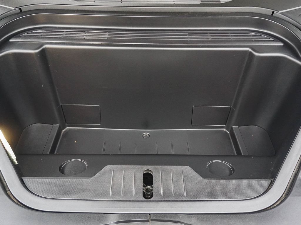 Used 2022 White Ford Premium image 26