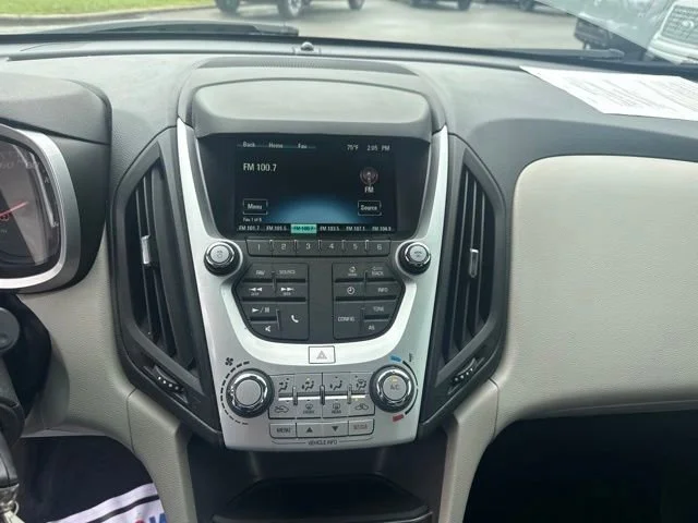 Used 2017 SILVER ICE METALLIC Chevrolet LS image 18