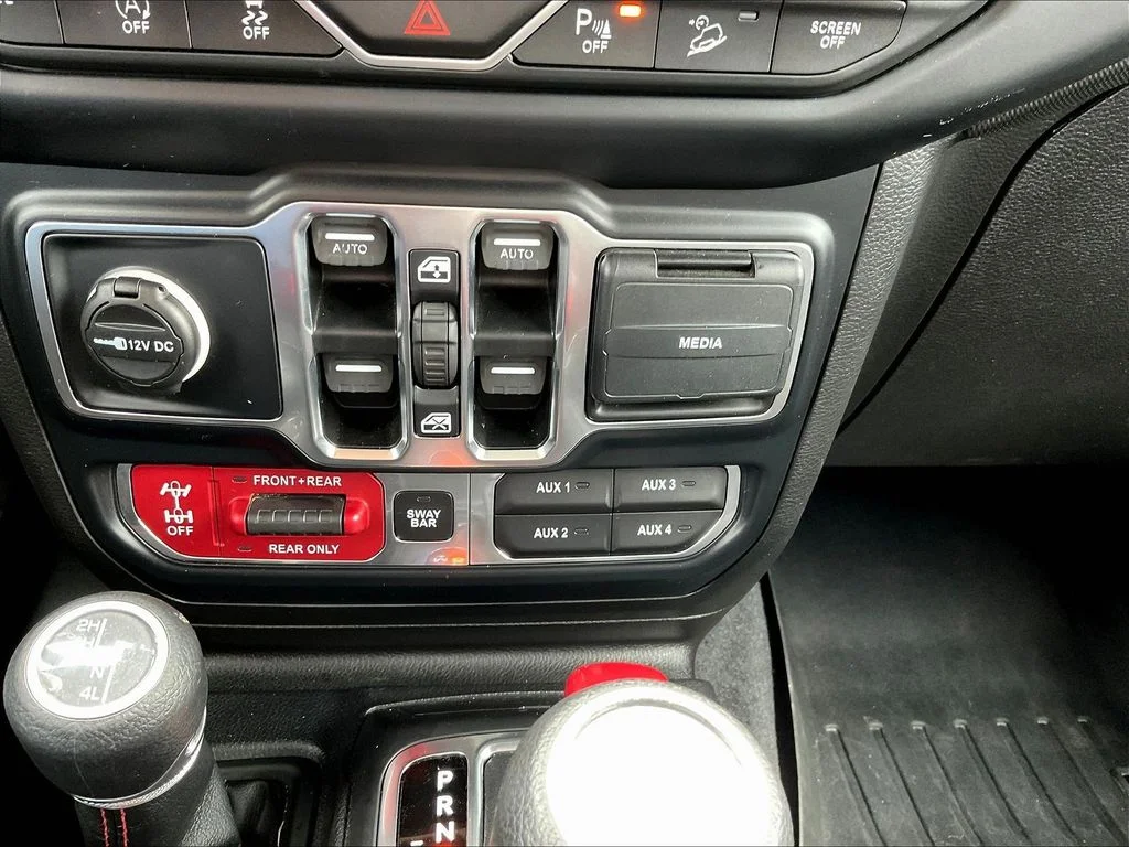 Certified Used 2019 White Jeep Unlimited Rubicon image 16