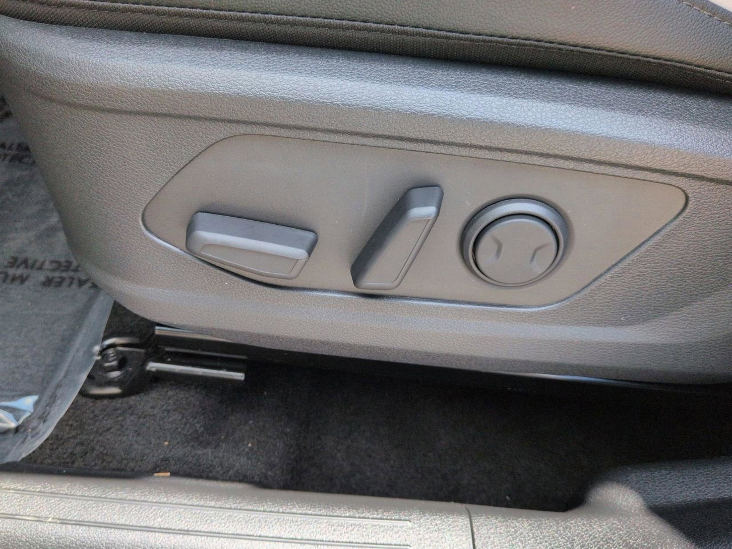 New 2026 Ebony Black Kia EX image 23