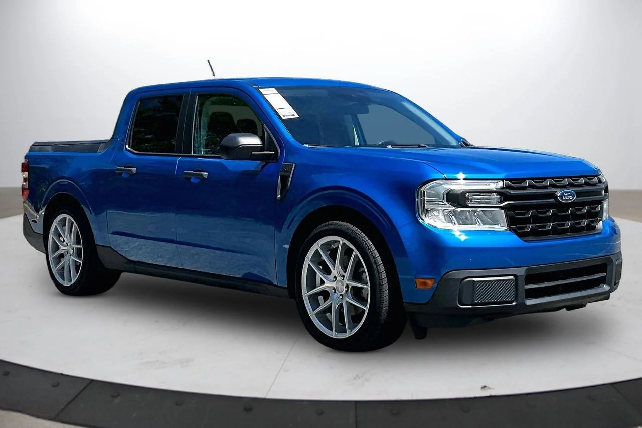 Used 2022 Blue Ford XL image 2
