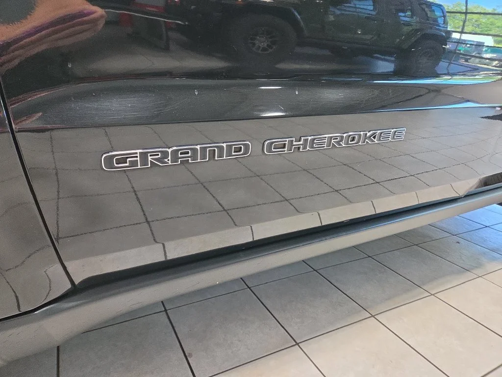 Used 2018 Black Jeep Limited image 50