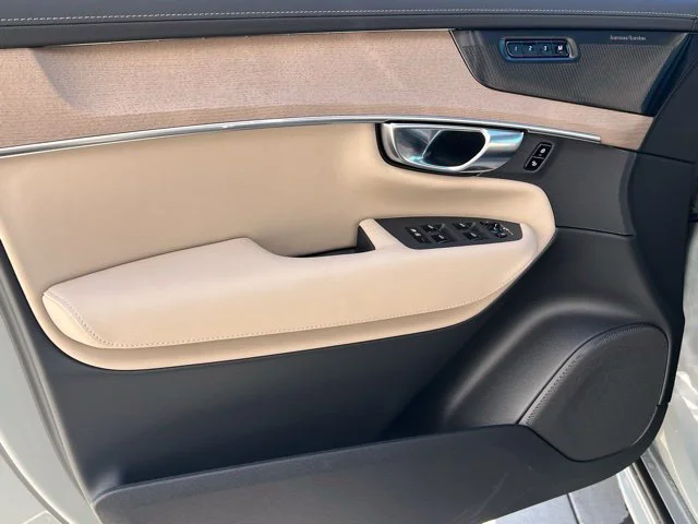 2026 Volvo XC90 Plus - Photo 21