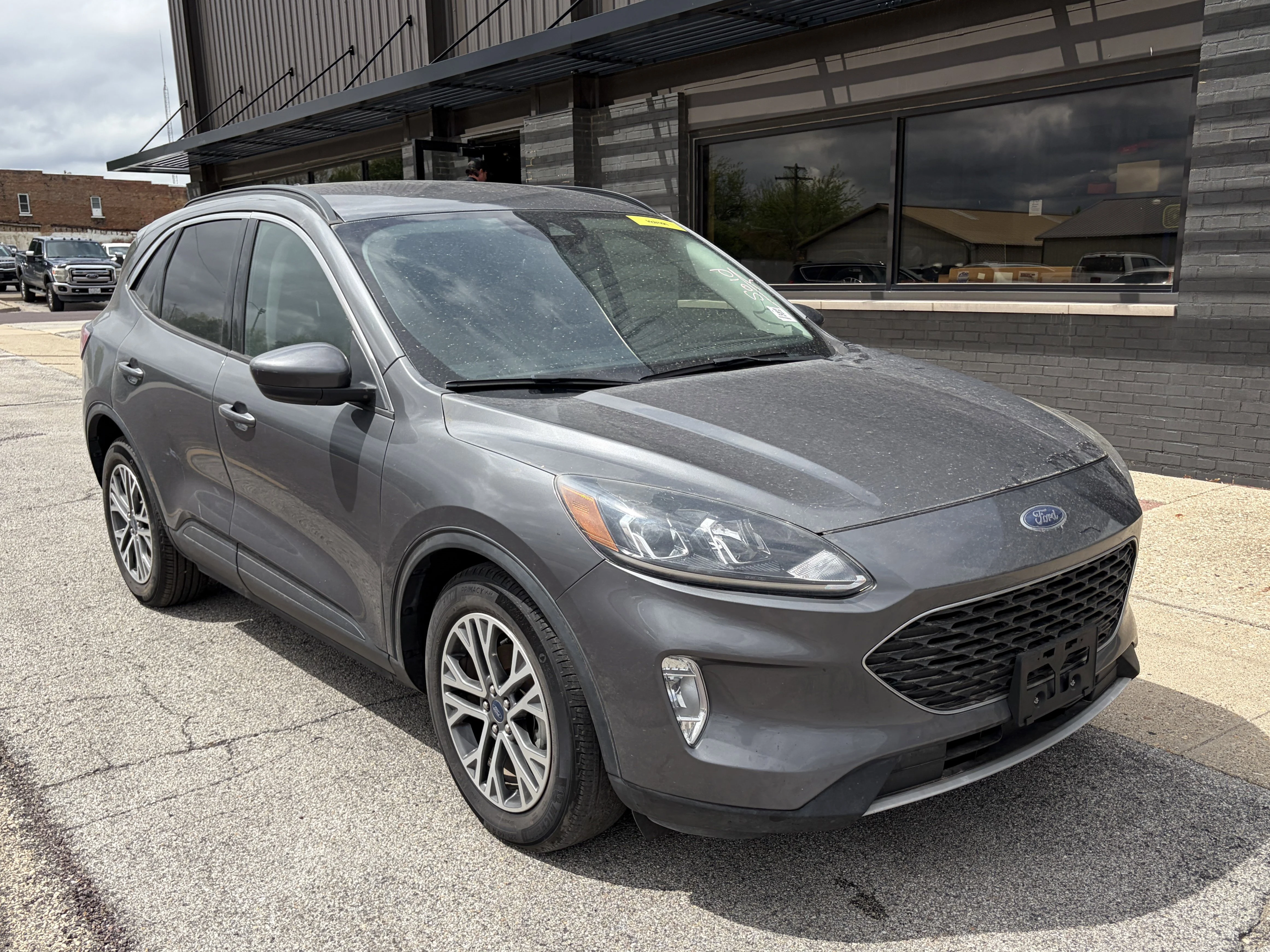Used 2021 Gray Metallic Ford SEL image 3