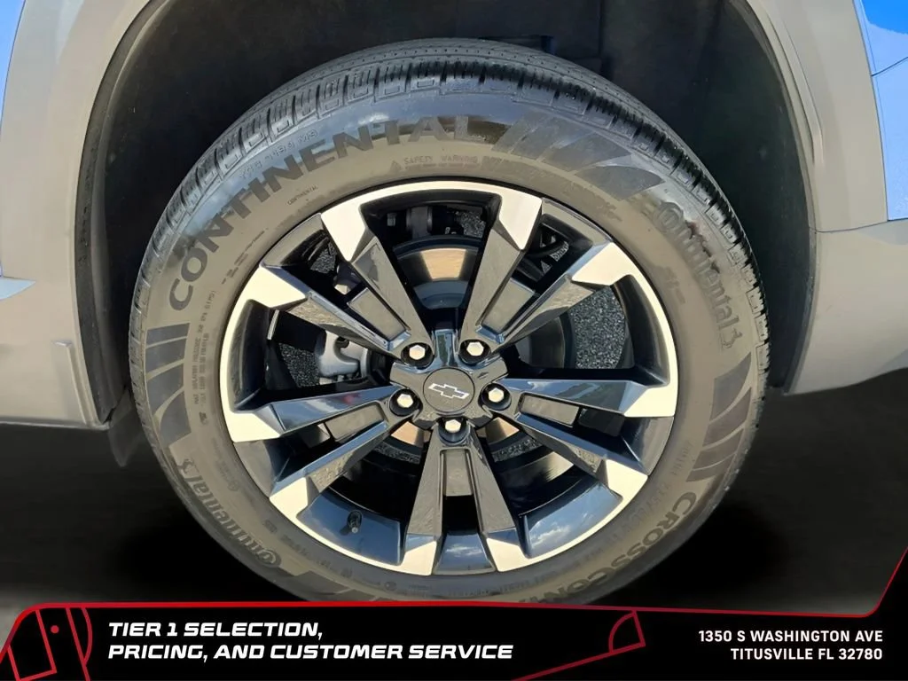 Used 2025 Reef Blue Metallic Chevrolet RS image 31