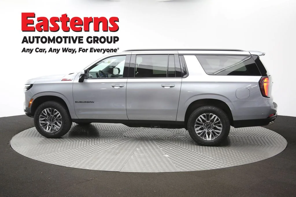 Used 2025 Gray Chevrolet Z71 image 65