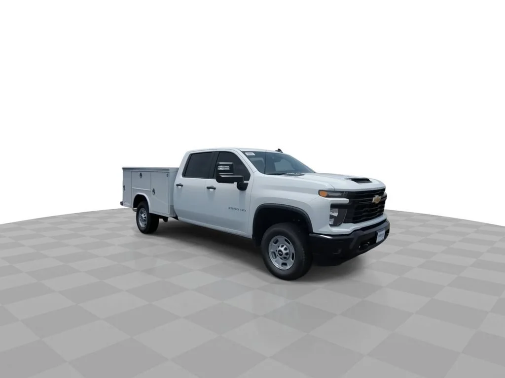 New 2026 Summit White Chevrolet WT image 2
