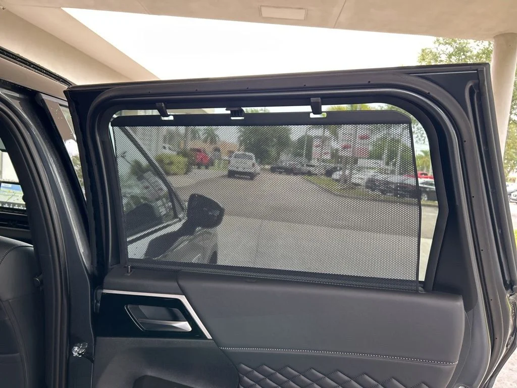 2025 Mitsubishi Outlander Plug-in Hybrid SEL Black Edition - Photo 37