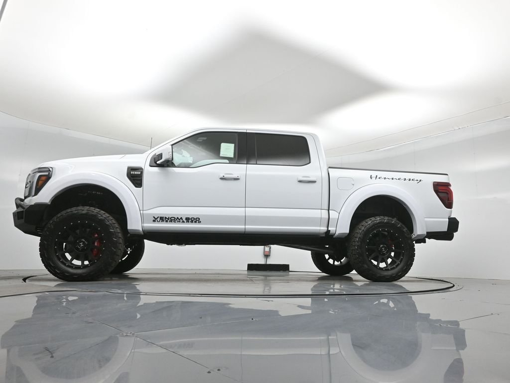 New 2025 Oxford White Ford Lariat image 7