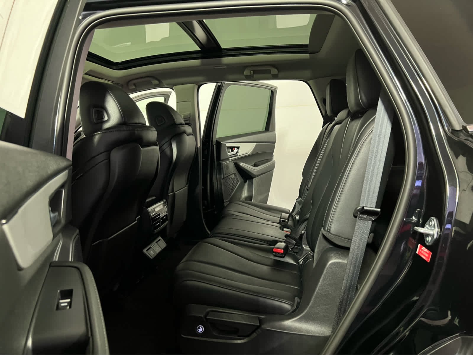 Certified Used 2025 Majestic Black Pearl Acura  image 25