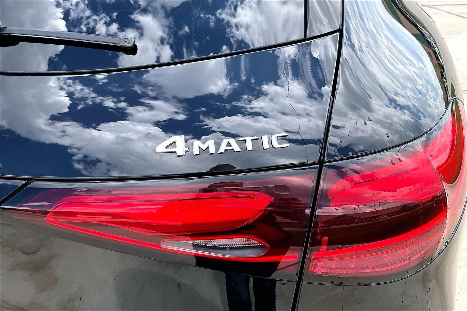 New 2026 Obsidian Black Metallic Mercedes-Benz GLC 300 image 22