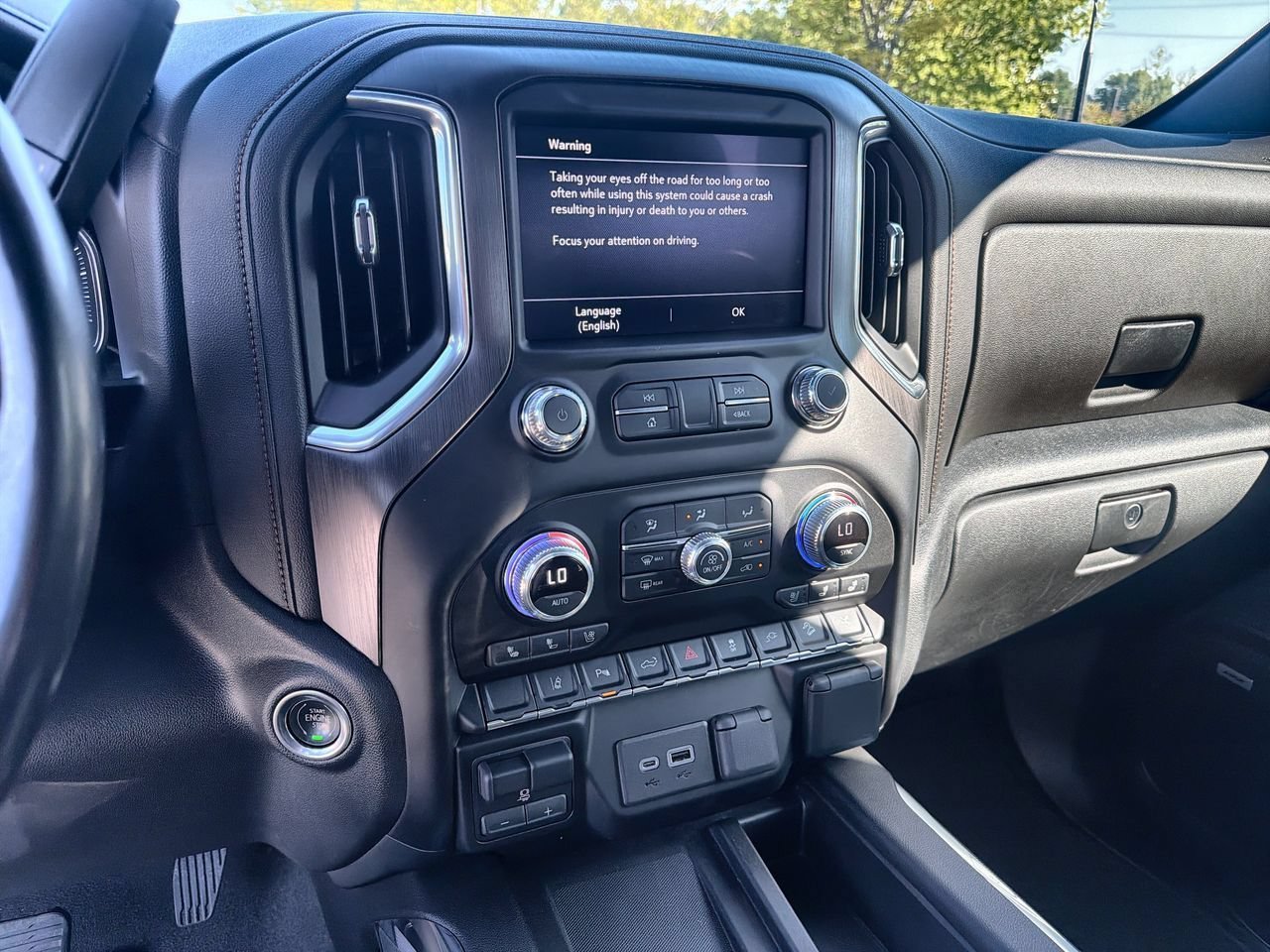 Used 2022 ONYX BLACK GMC AT4 image 13