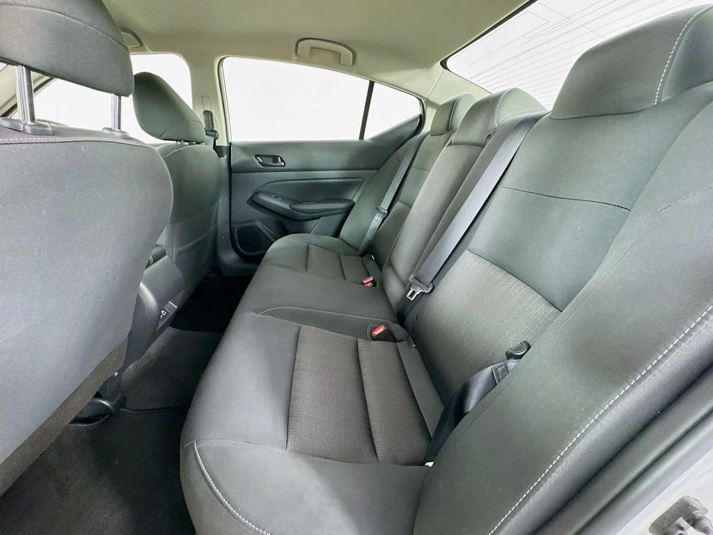 Used 2025 Glacier White Nissan 2.5 SV image 28