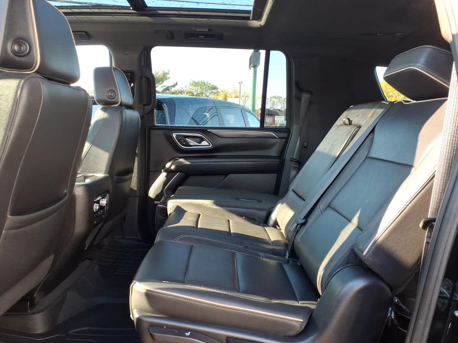 Used 2023 Onyx Black GMC SLT image 12