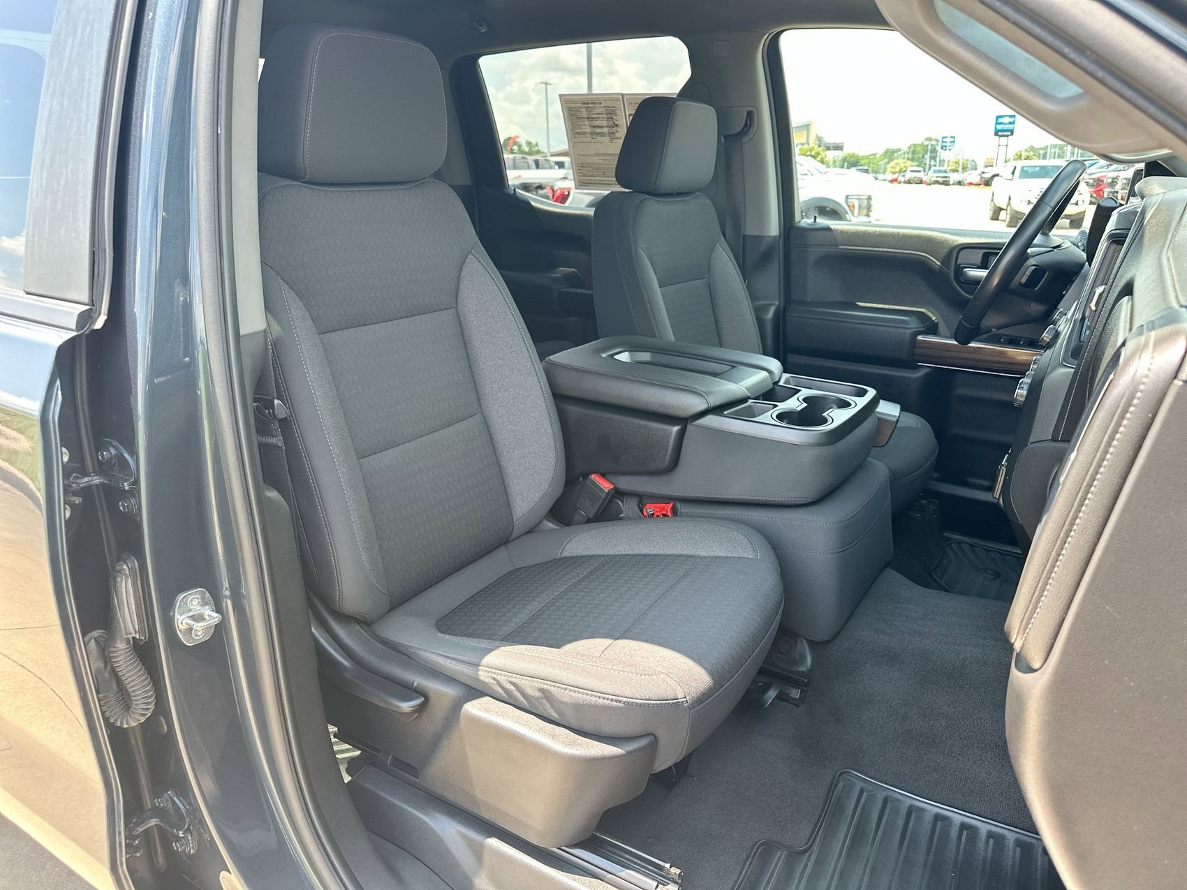 Used 2021 White Chevrolet LT image 23