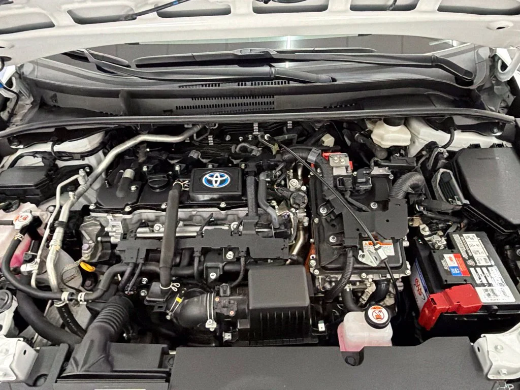 Used 2023 White Toyota LE image 31