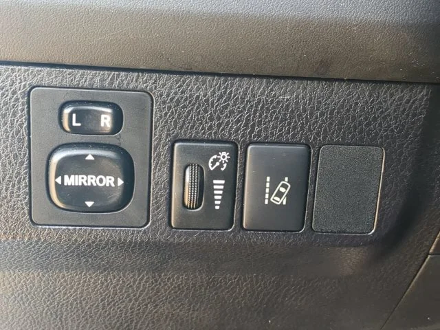 Used 2018 Blue Toyota LE image 24