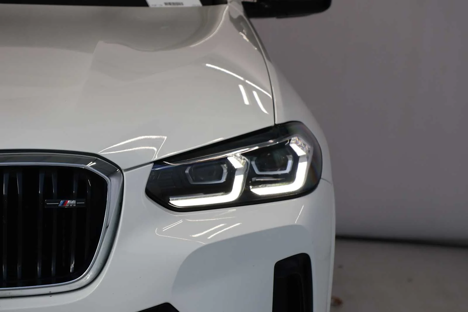 Certified Used 2024 Alpine White BMW M40i image 4
