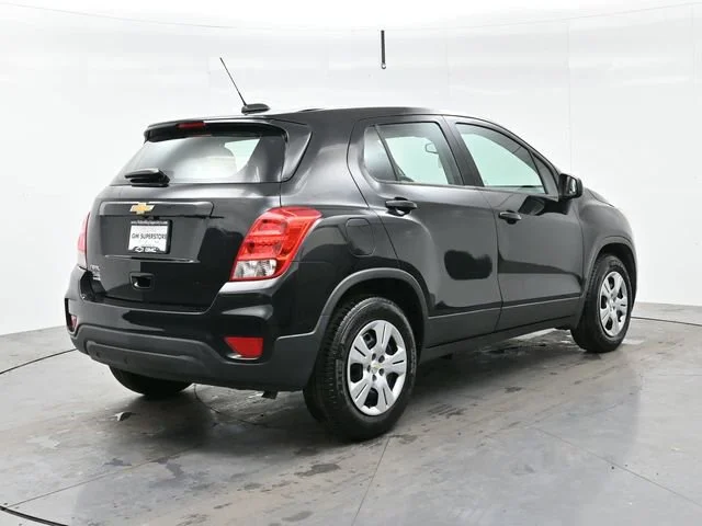 Used 2017 MOSAIC BLACK METALLIC Chevrolet LS image 7