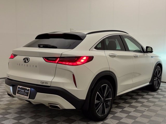 Used 2023 Majestic White INFINITI ESSENTIAL image 11