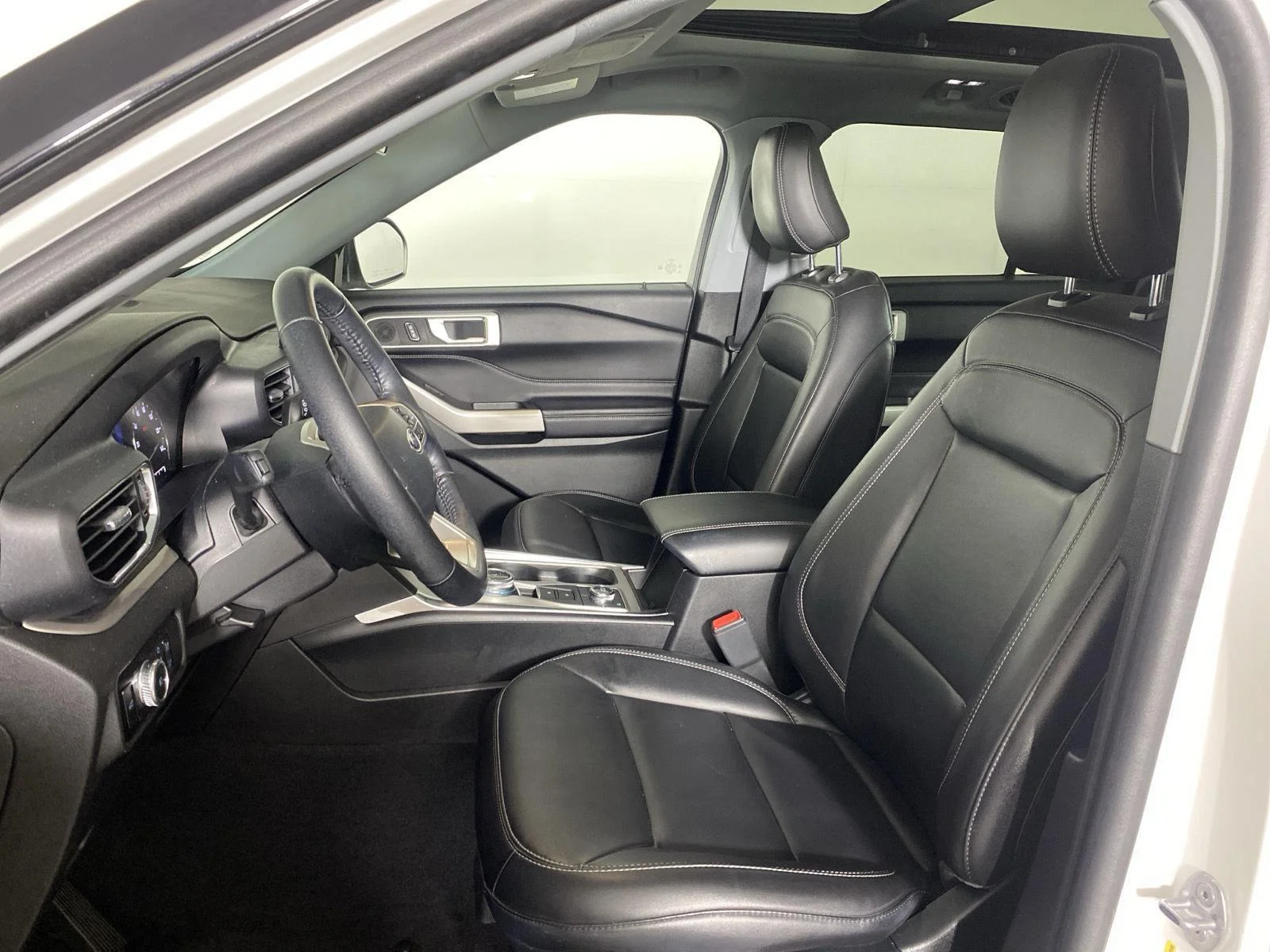 Used 2022 Star White Metallic Tri-Coat Ford XLT image 13