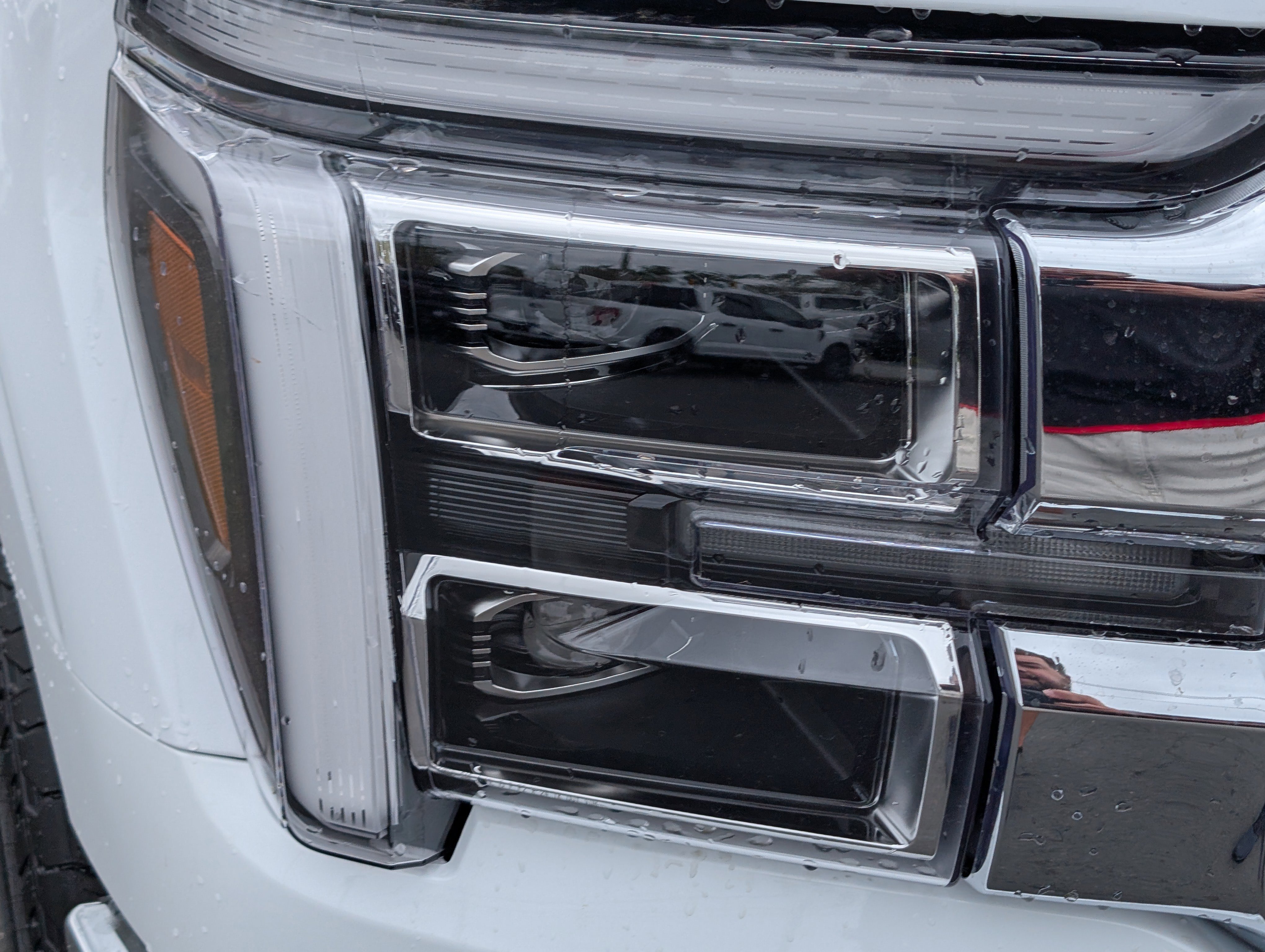 New 2026 Oxford White FORD Lariat® image 5