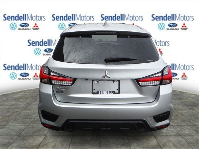 Used 2023  Mitsubishi  image 7