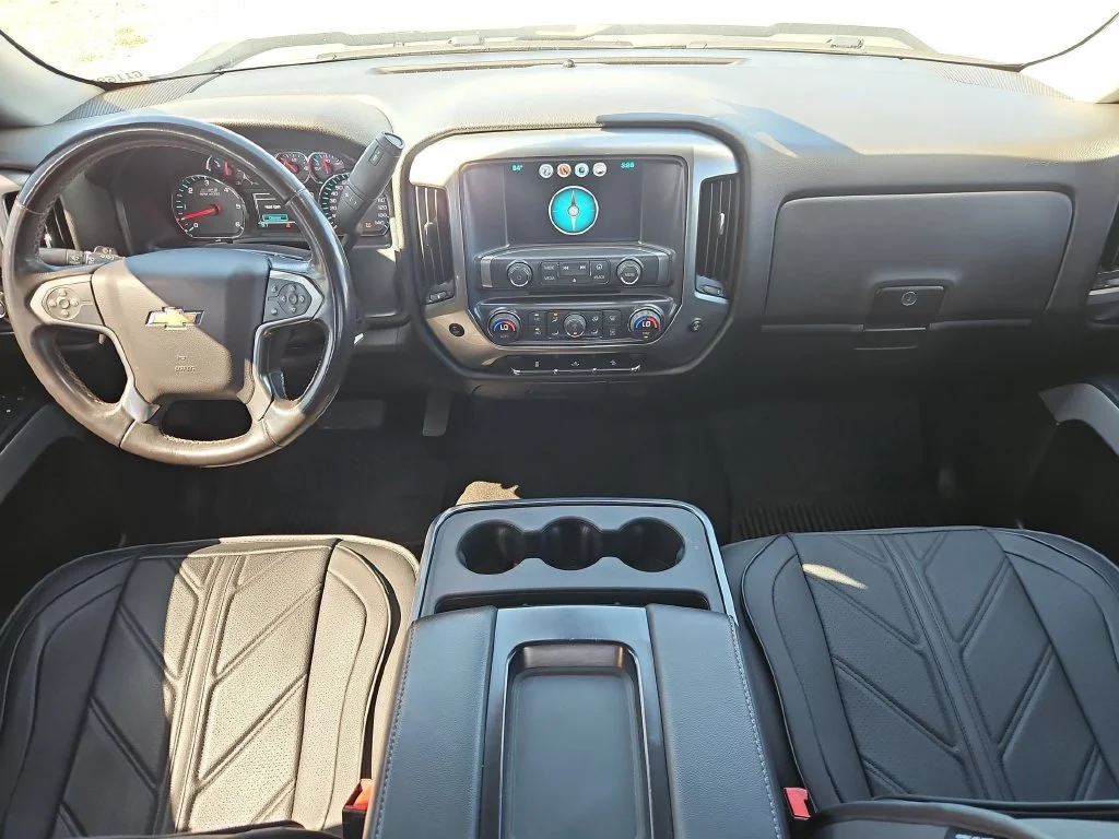 Used 2018 Summit White Chevrolet LT image 22