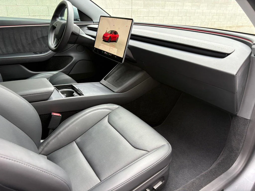 Used 2025 Quicksilver Tesla Long Range All-Wheel Drive image 16