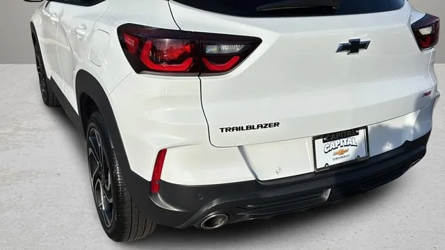 Used 2024 Summit White Chevrolet RS image 35