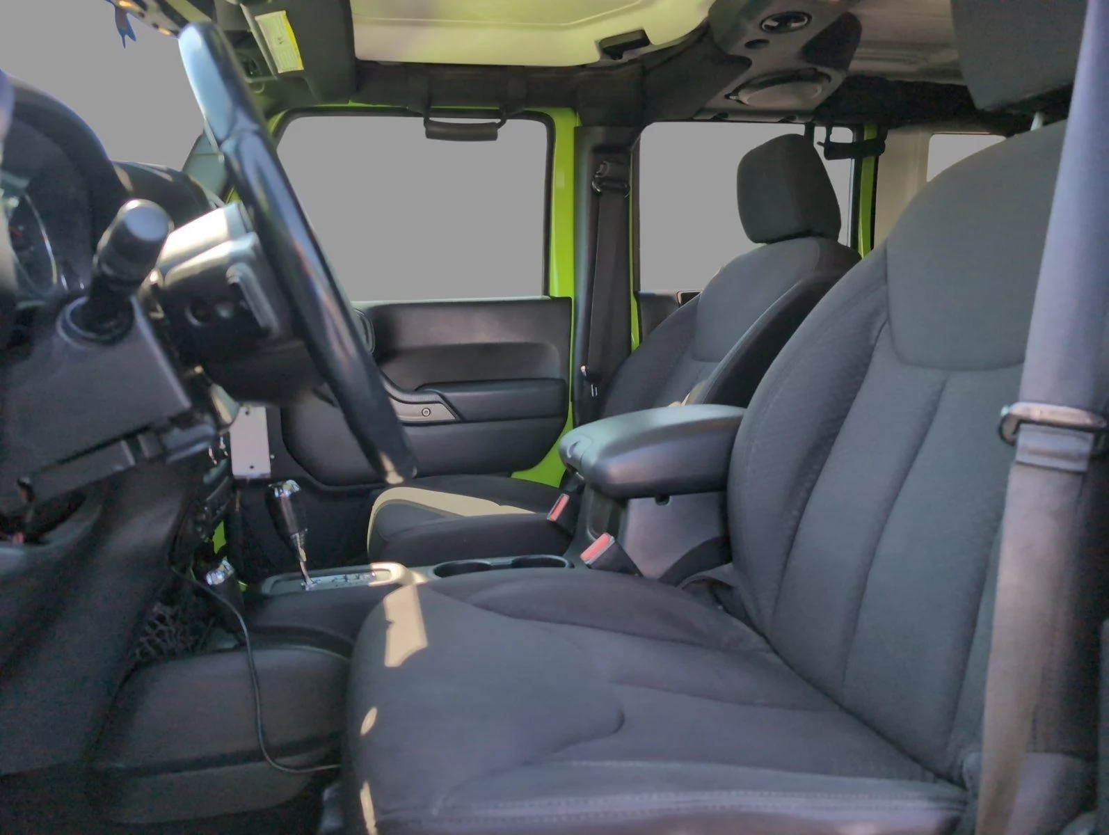 Used 2013 Gecko Pearl Jeep Sport image 17