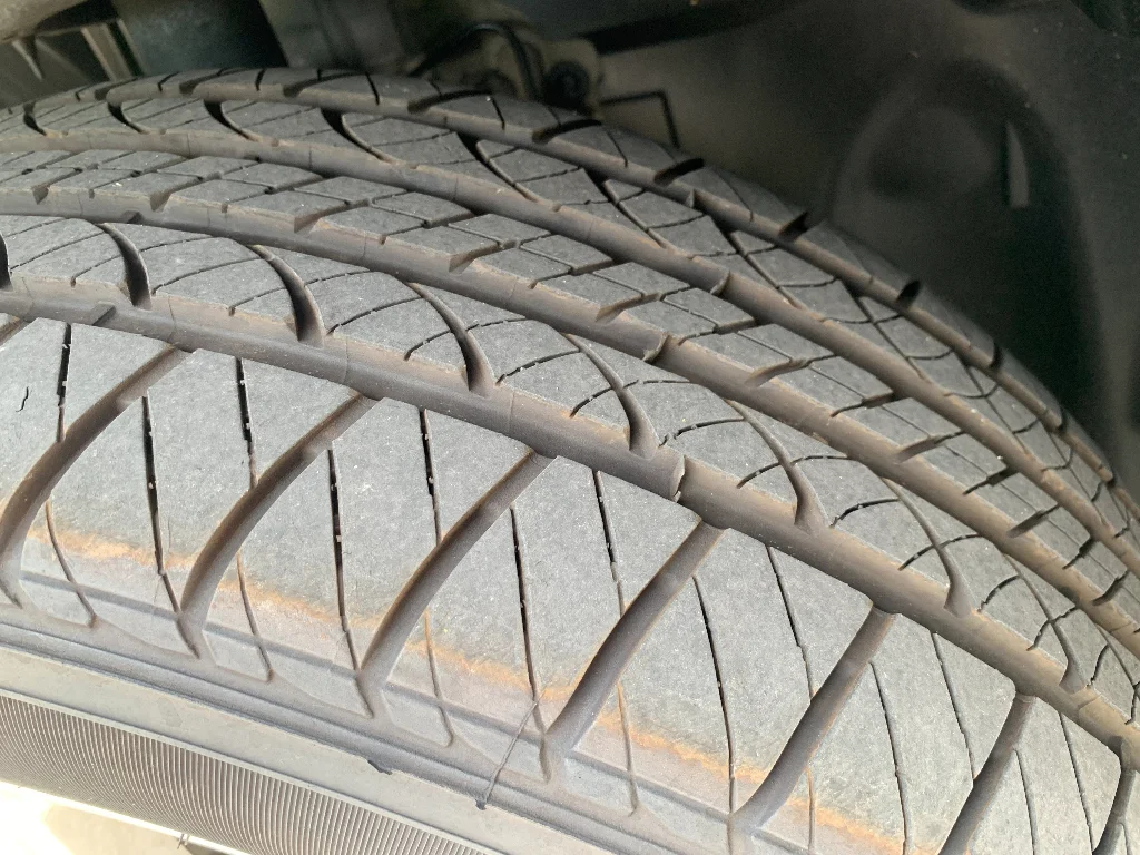 Used 2021 Black Clearcoat Jeep Latitude image 30