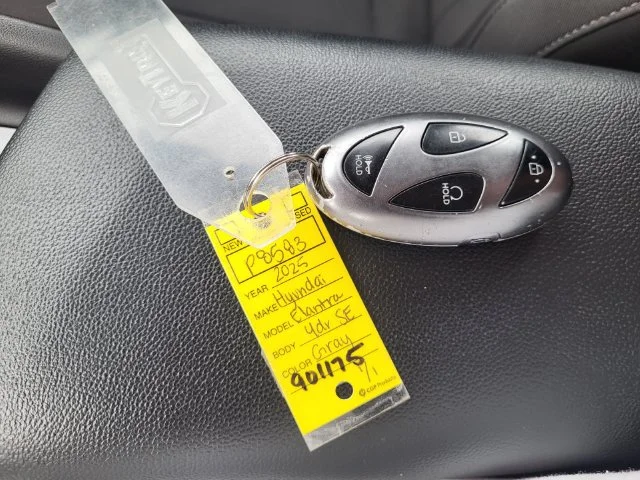 Used 2025 Silver Hyundai SEL Convenience image 23