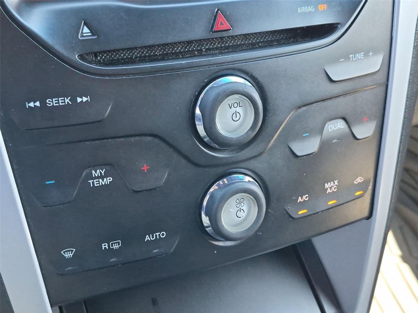 Used 2014  Ford XLT image 26