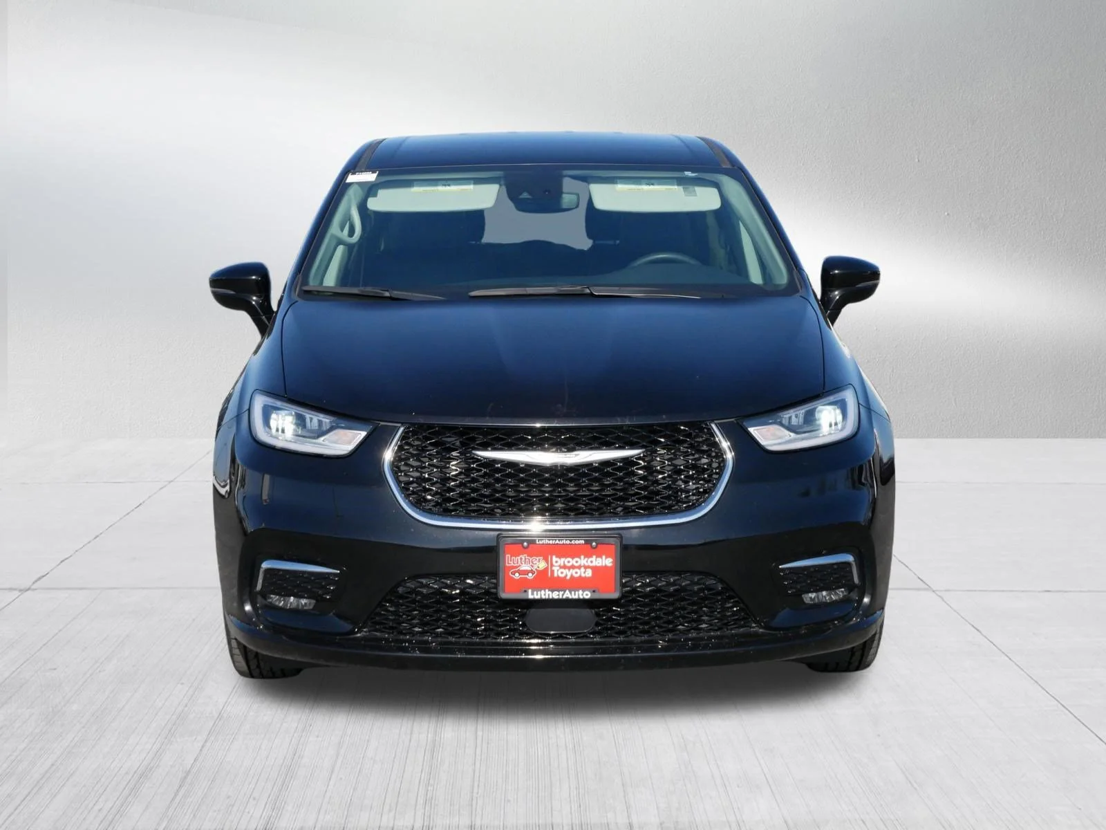 Used 2024 Chrysler Pacifica Touring L with VIN 2C4RC1BG9RR149329 for sale in Brooklyn Center, Minnesota