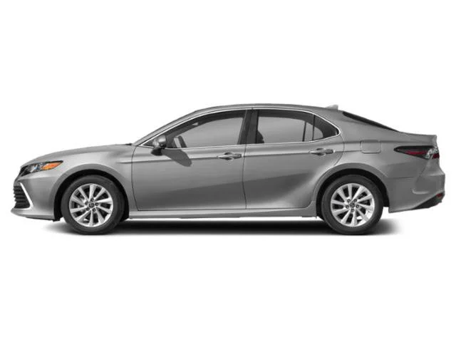 Used 2022 White Toyota LE image 3
