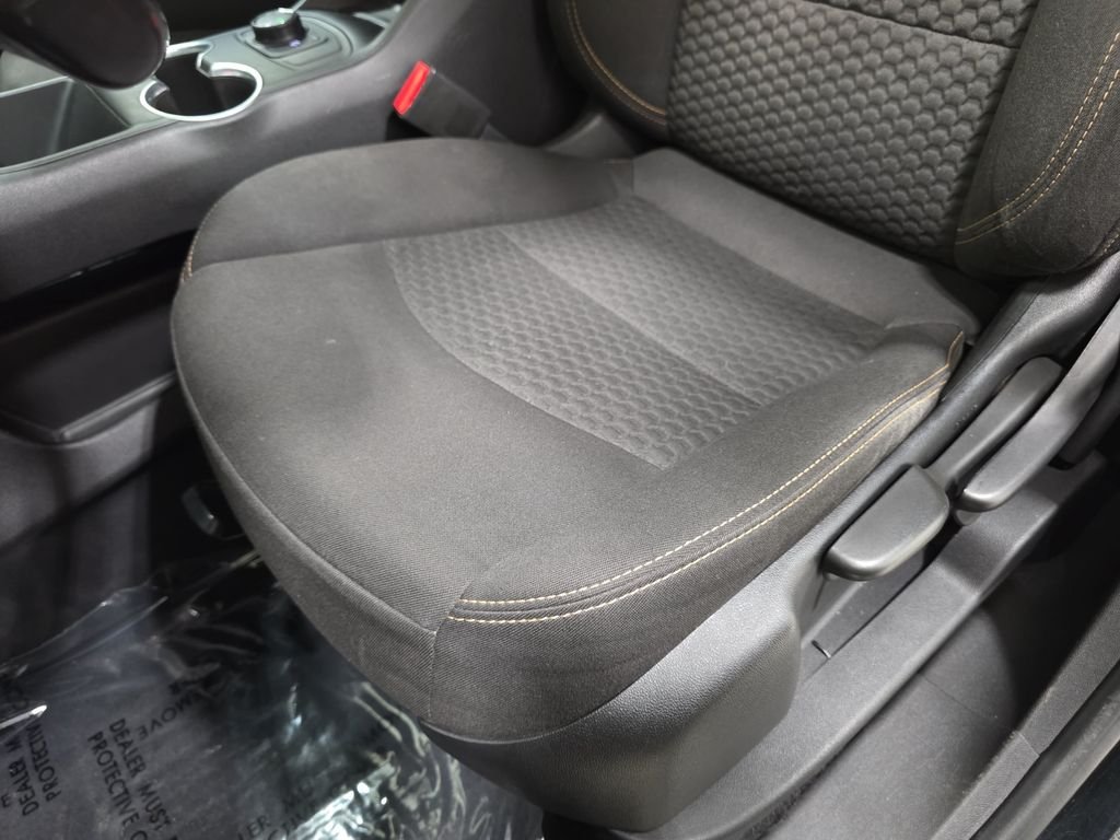 Used 2019 Ebony Twilight Metallic GMC SLE image 27