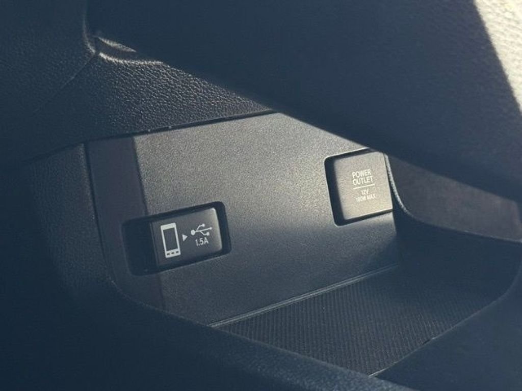 Used 2016  Honda EX-T image 17